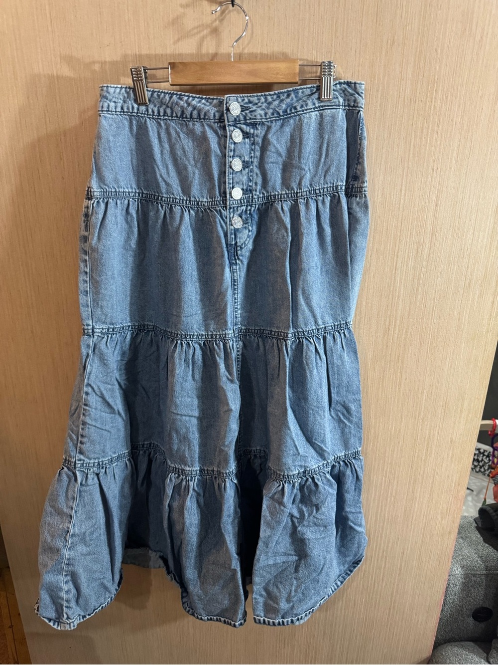 Women’s Maurices Light Blue Denim Tiered Button-Front Maxi Skirt Size 4